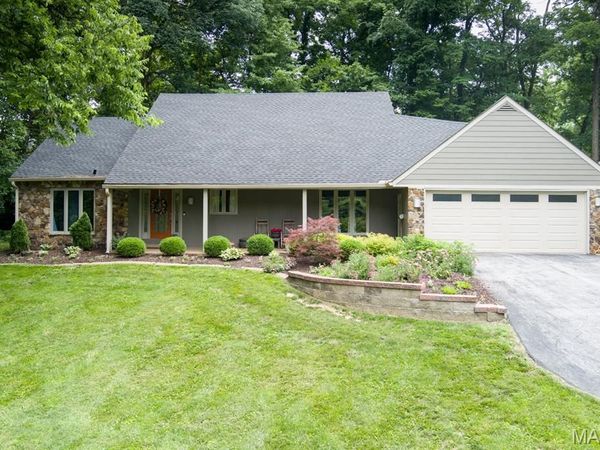 18 Powder Creek Drive , Belleville, IL 62223
