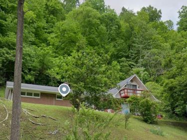 24132 U.S. 421 , Hyden, KY 41749