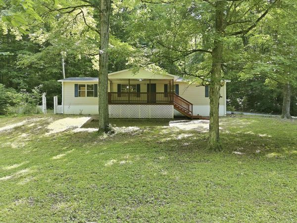 565 Clint Flowers Rd , Mc Ewen, TN 37101