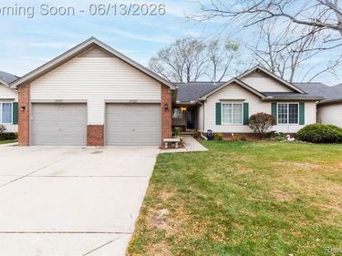 29965 Kenwood Court, Roseville, MI 48066
