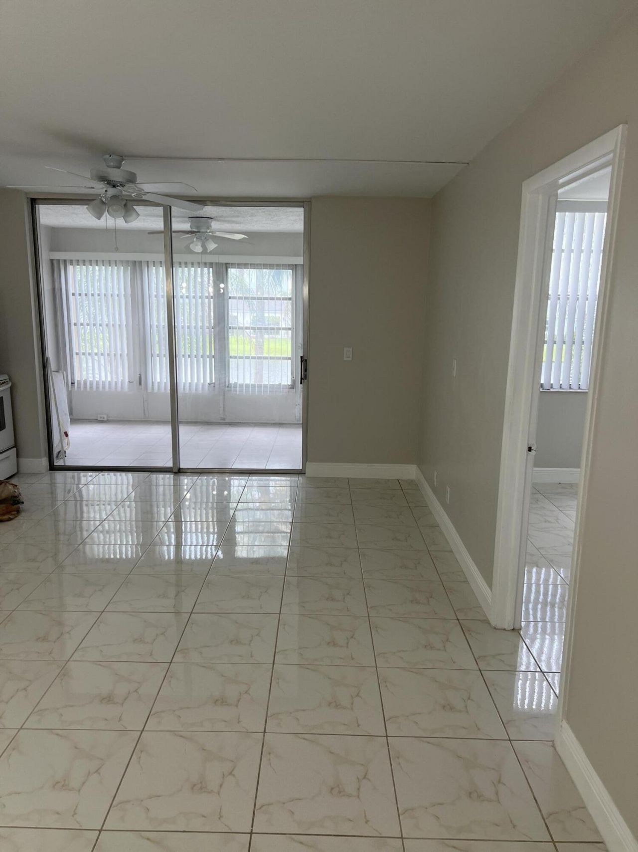 24 Abbey Lane, Unit 204, Delray Beach, FL 33446 Photo