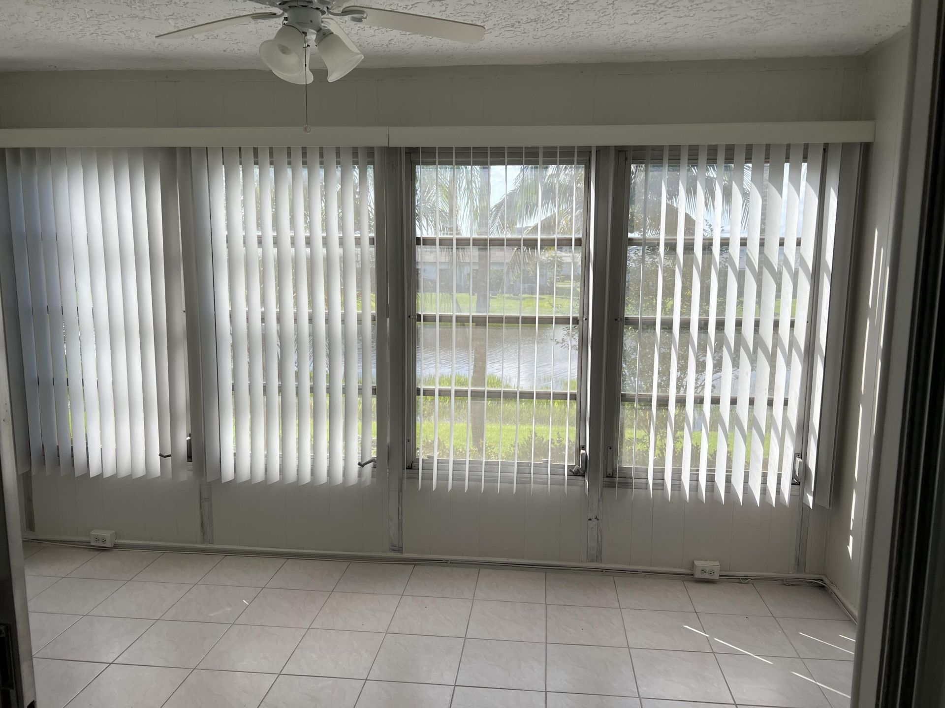 24 Abbey Lane, Unit 204, Delray Beach, FL 33446 Photo