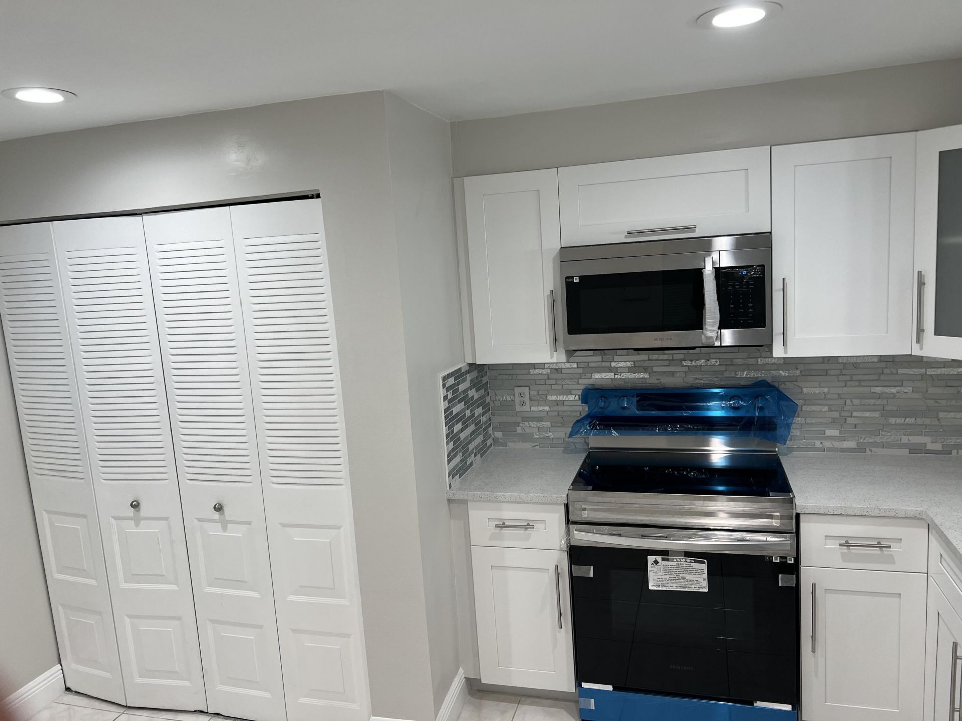 24 Abbey Lane, Unit 204, Delray Beach, FL 33446 Photo
