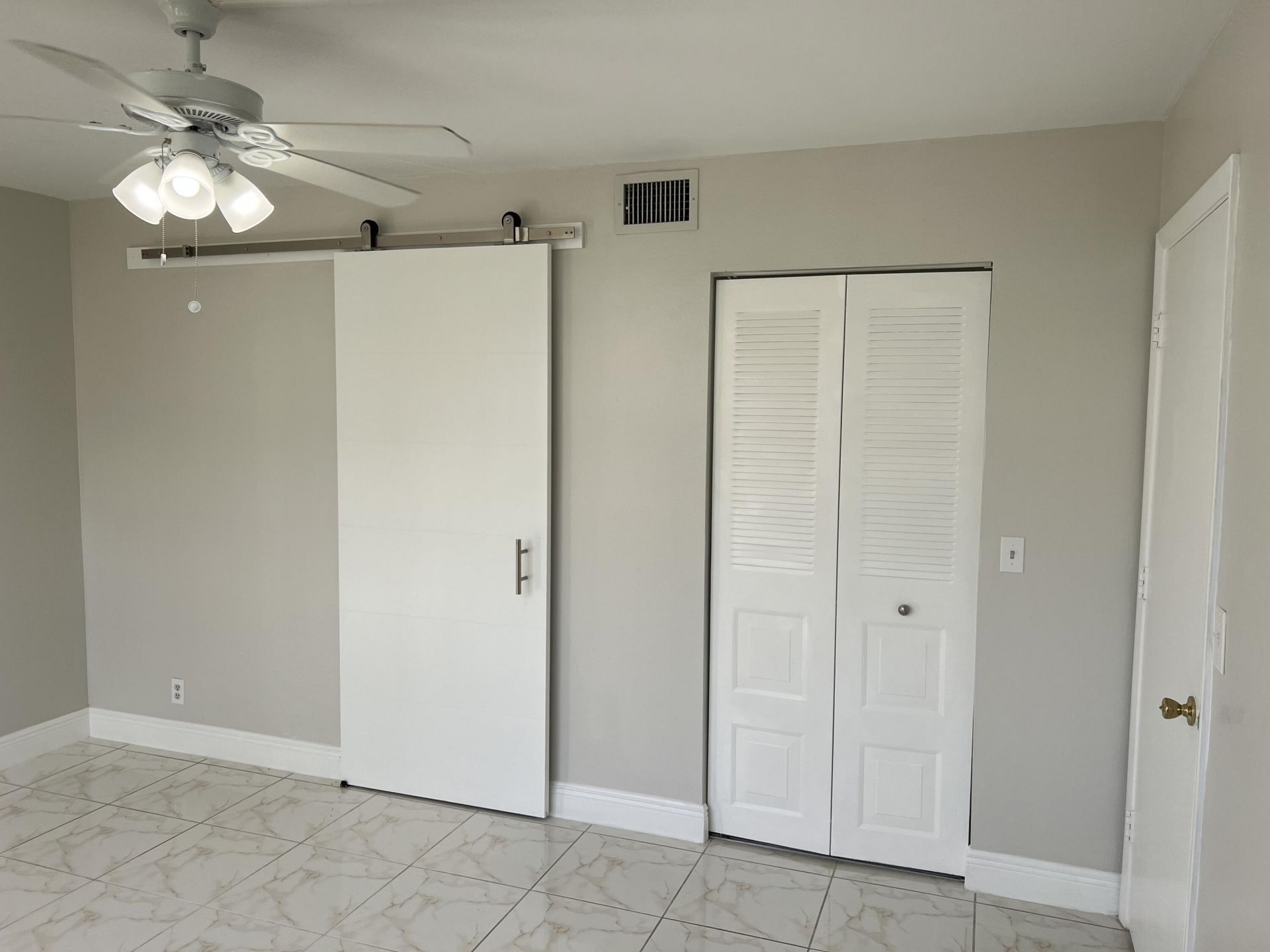 24 Abbey Lane, Unit 204, Delray Beach, FL 33446 Photo