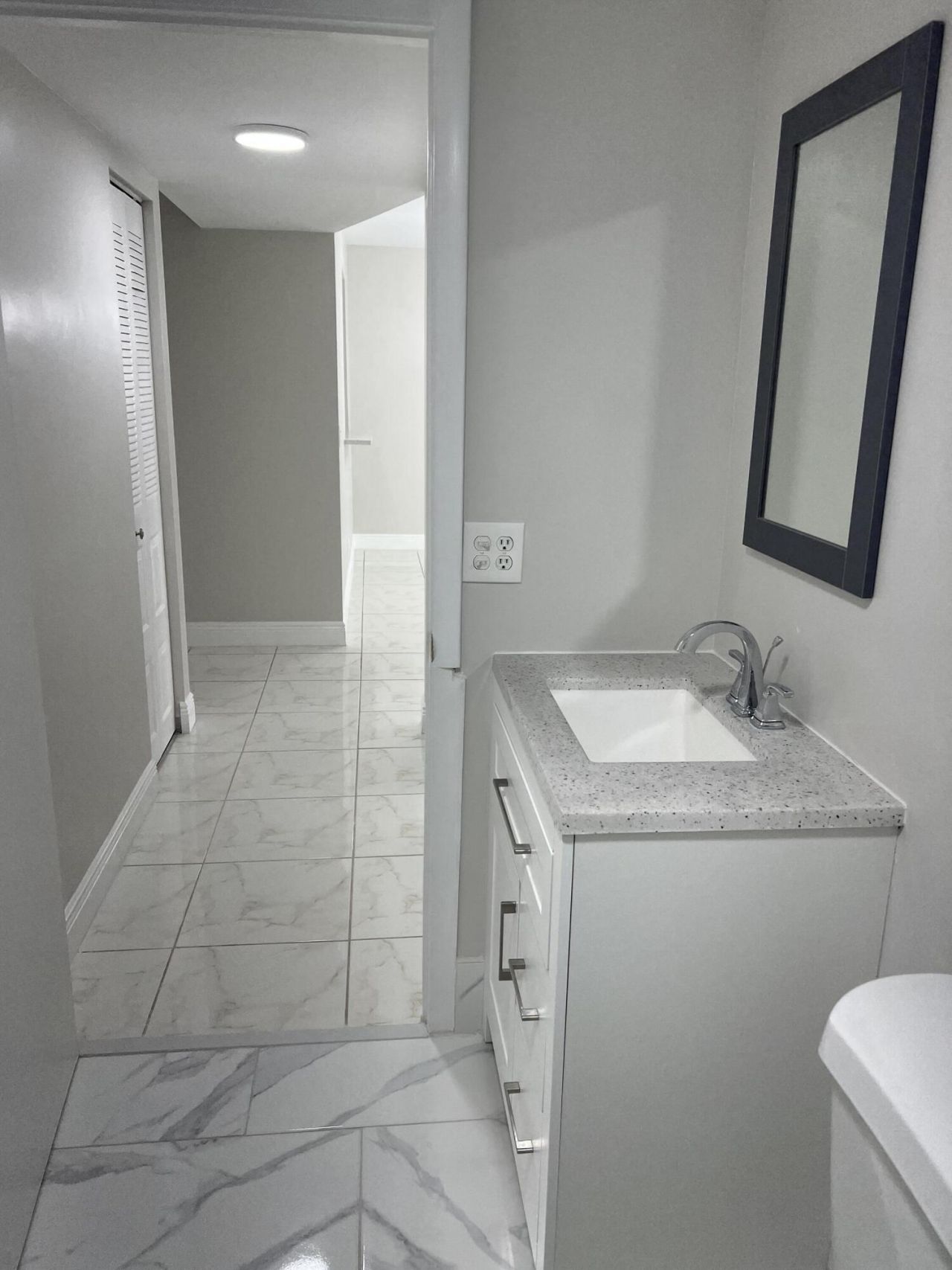 24 Abbey Lane, Unit 204, Delray Beach, FL 33446 Photo