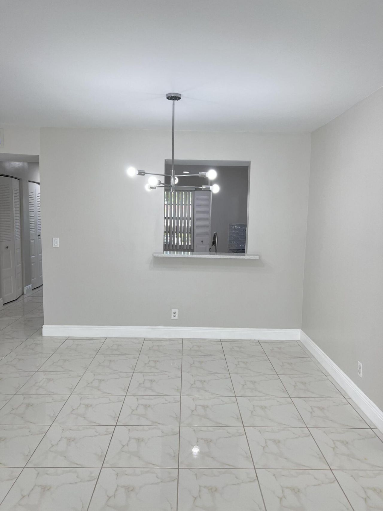 24 Abbey Lane, Unit 204, Delray Beach, FL 33446 Photo