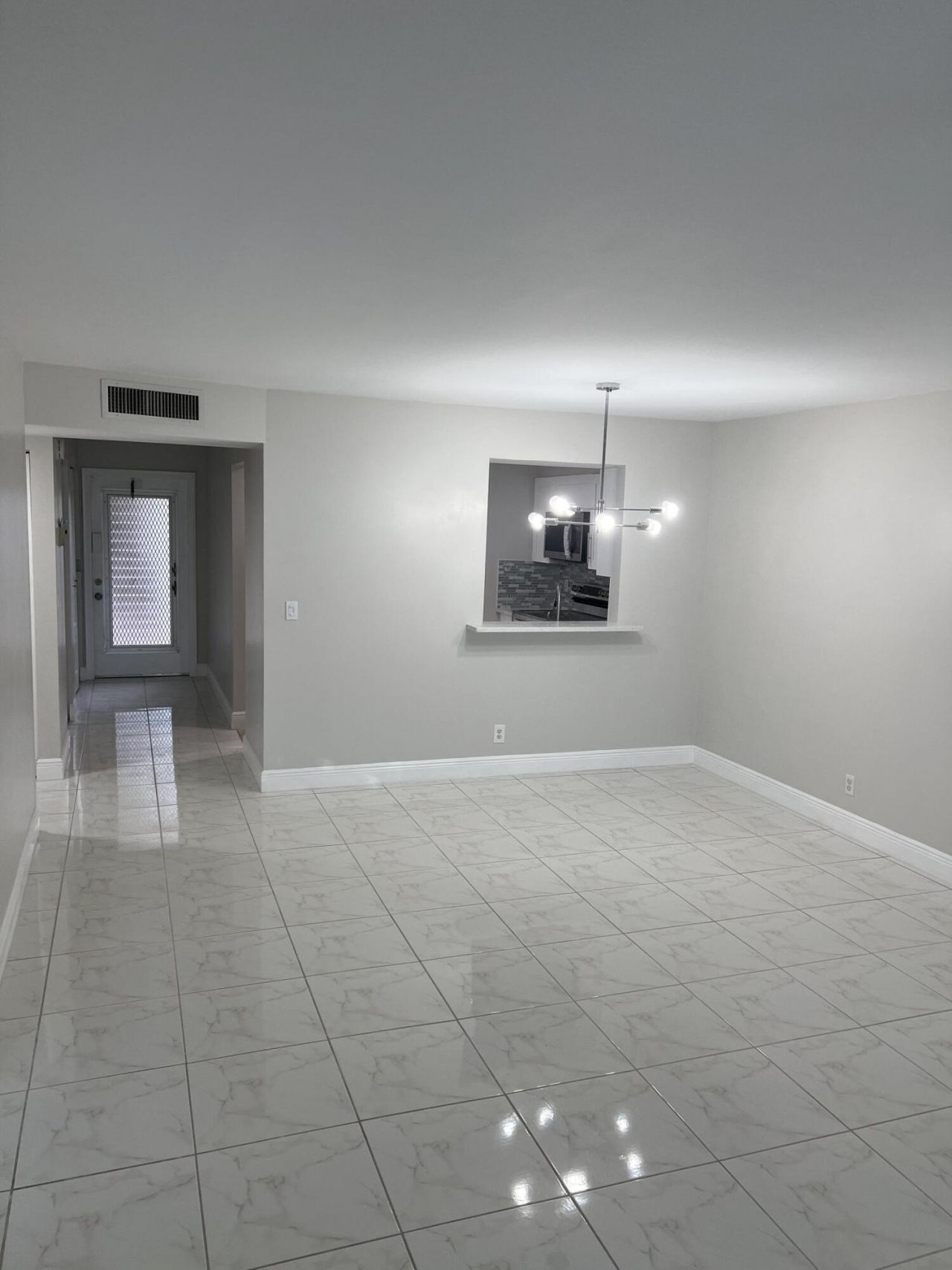24 Abbey Lane, Unit 204, Delray Beach, FL 33446 Photo