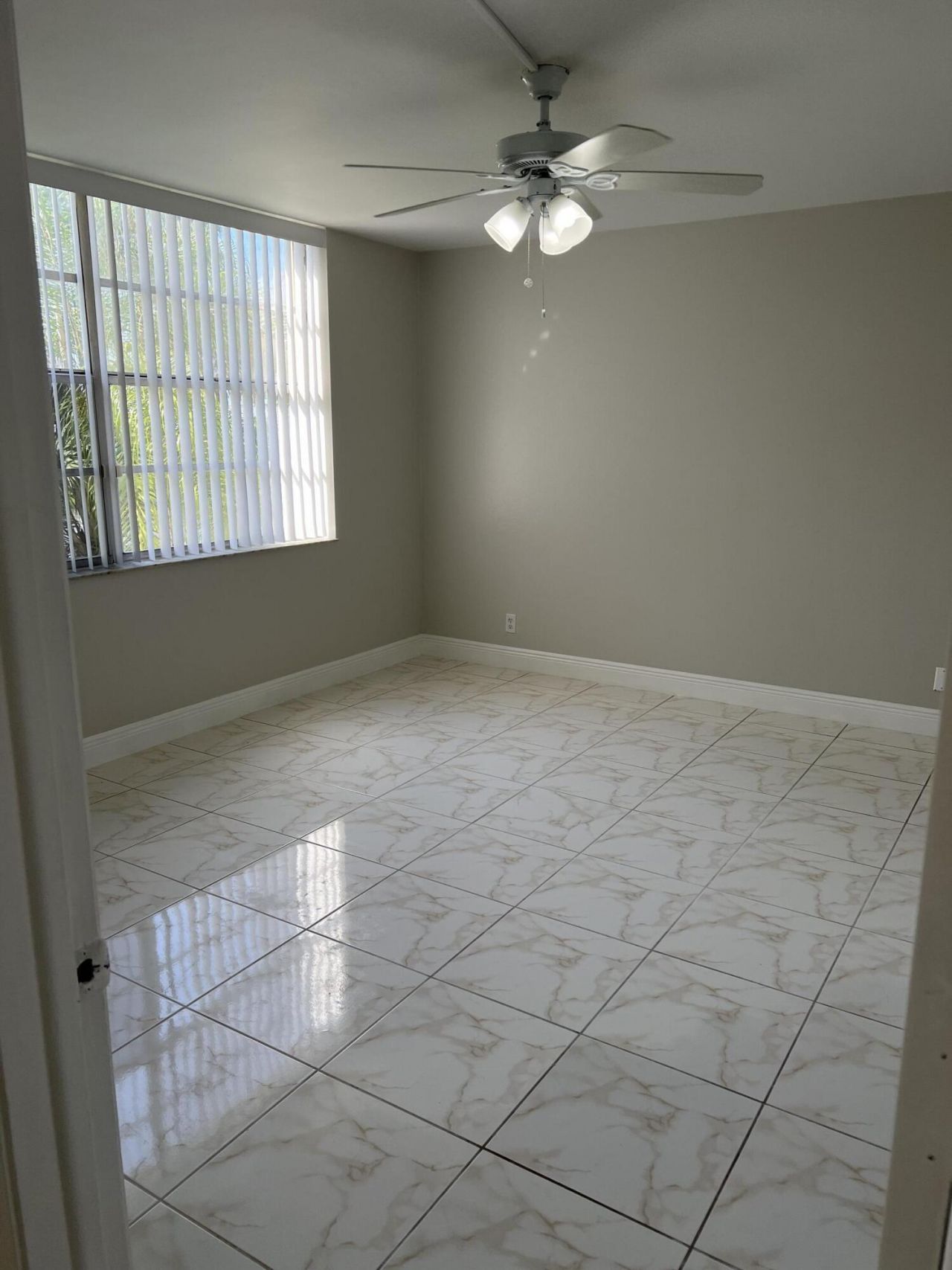 24 Abbey Lane, Unit 204, Delray Beach, FL 33446 Photo