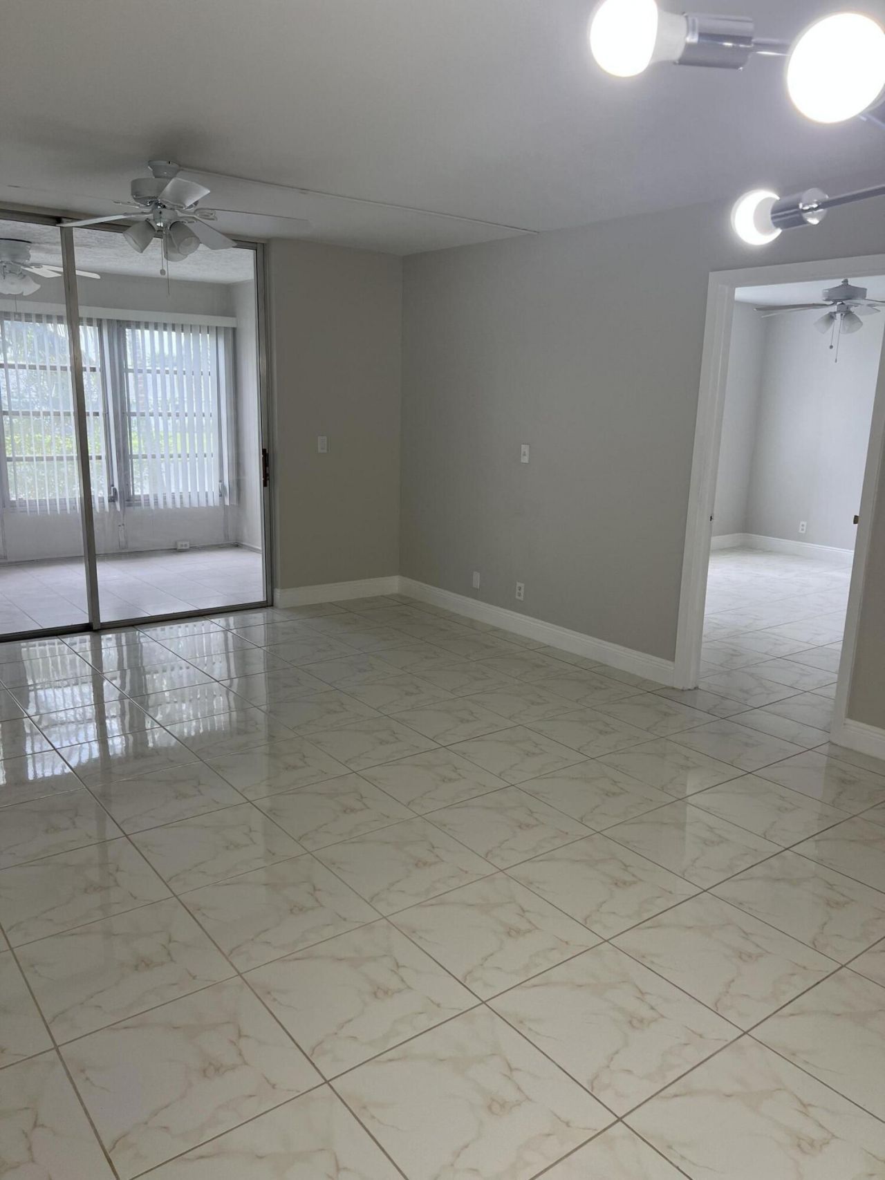 24 Abbey Lane, Unit 204, Delray Beach, FL 33446 Photo