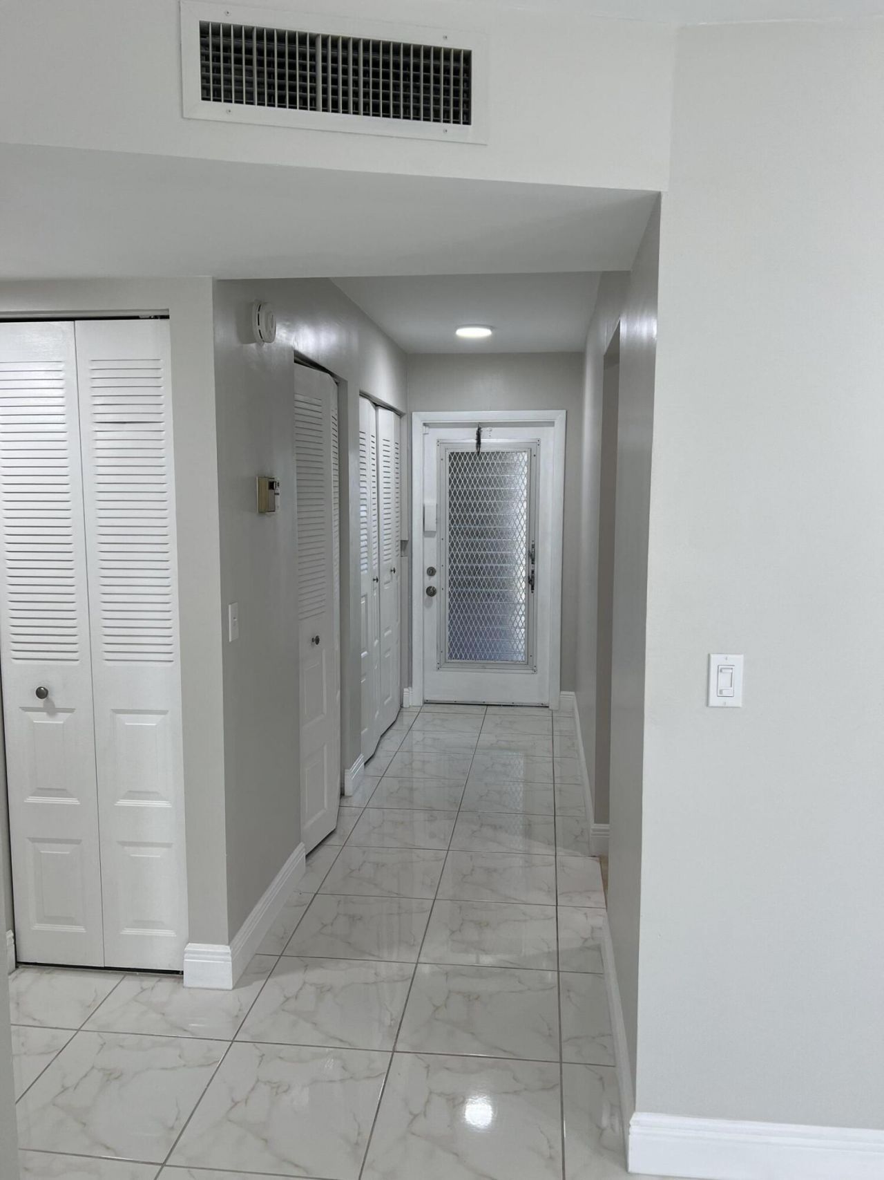 24 Abbey Lane, Unit 204, Delray Beach, FL 33446 Photo