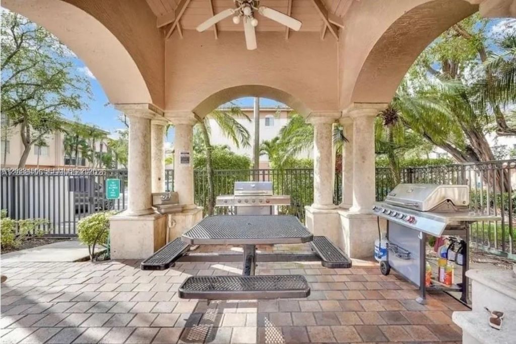2027 SE 10th Ave , Unit 716, Fort Lauderdale, FL 33316 Photo