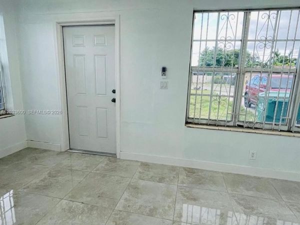2437 NW 98th St, Miami, FL 33147
