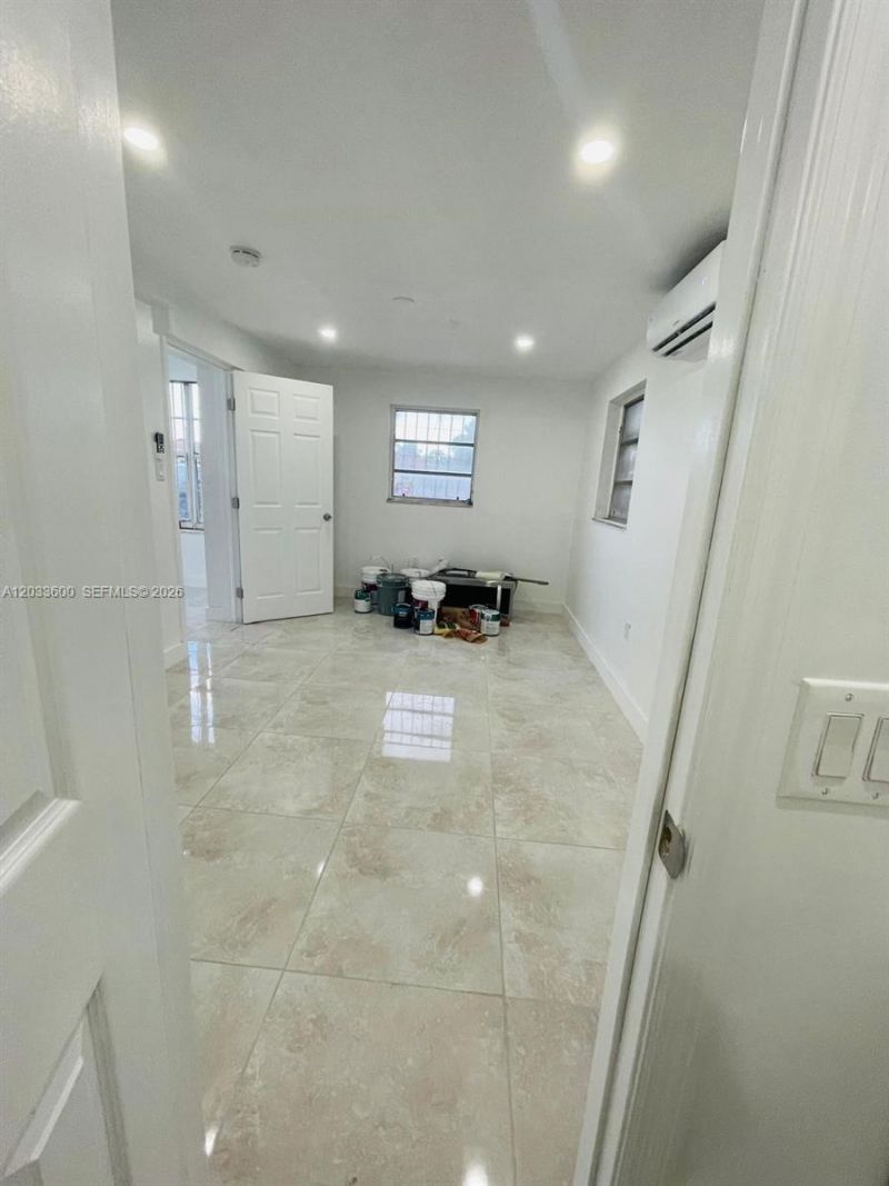 2437 NW 98th St, Miami, FL 33147 Photo