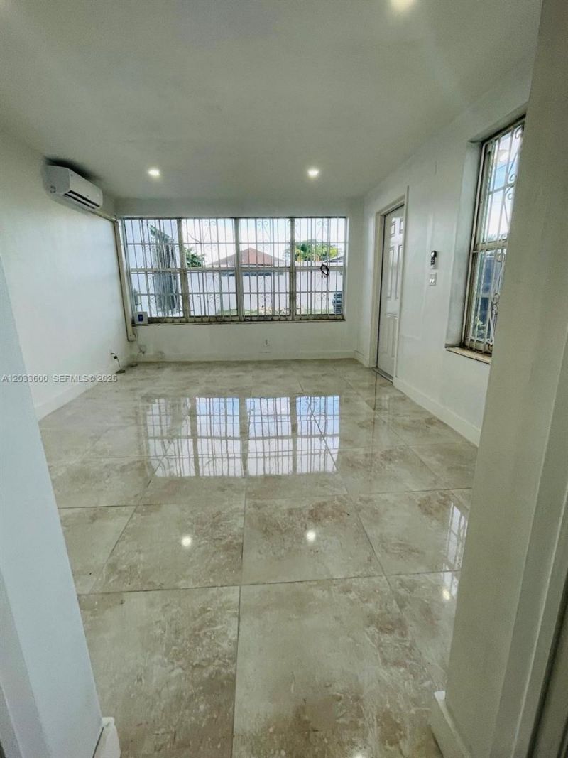 2437 NW 98th St, Miami, FL 33147 Photo