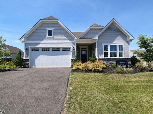 2 Redwood Run, Mansfield, NJ 07865