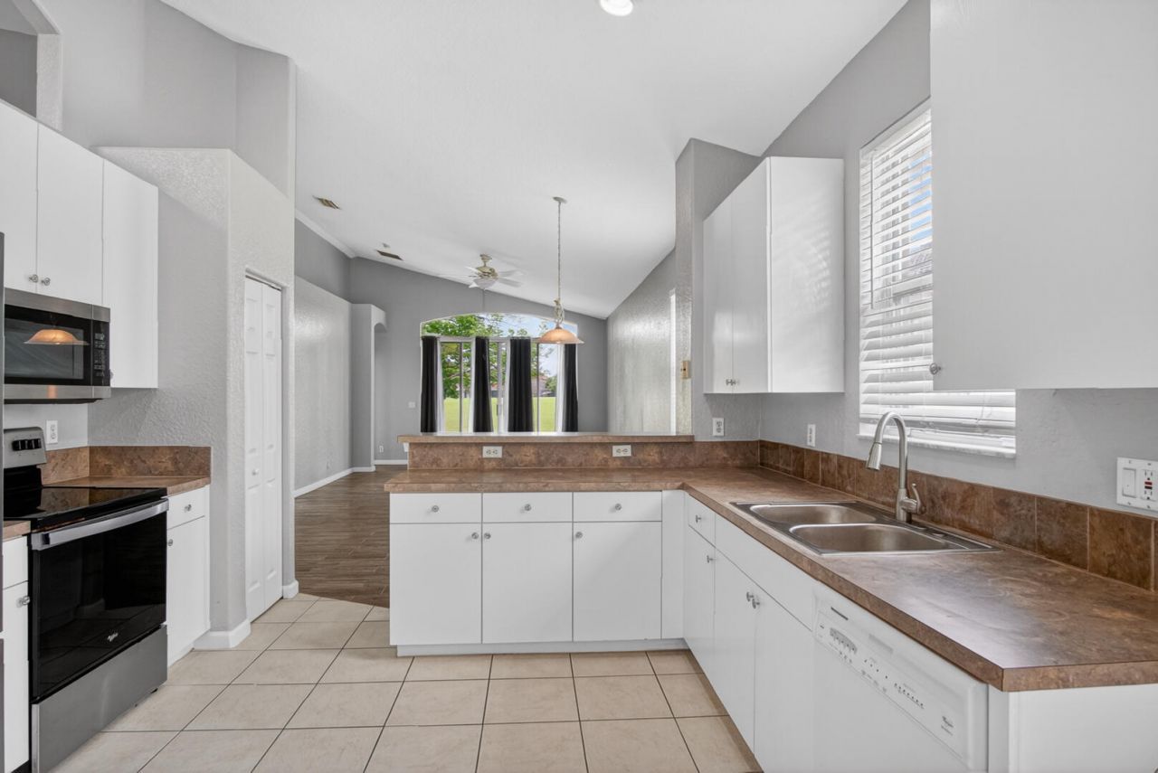 671 NW Stanford Lane, Port Saint Lucie, FL 34983 Photo