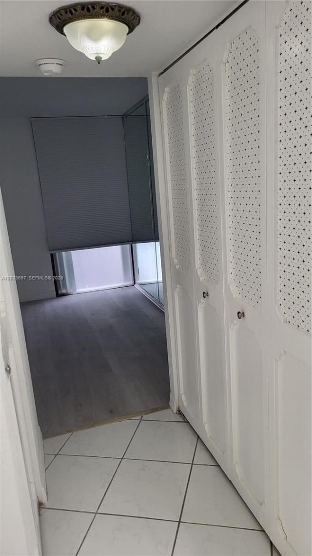 3401 N Country Club Dr , Unit 211, Aventura, FL 33180 Photo