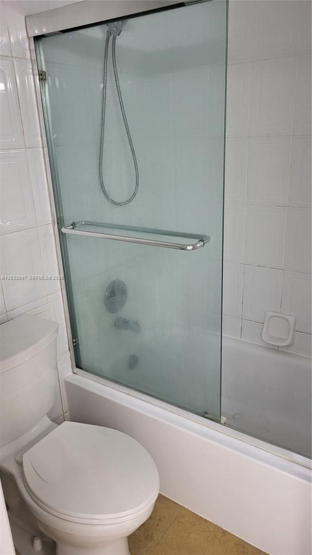 3401 N Country Club Dr , Unit 211, Aventura, FL 33180 Photo