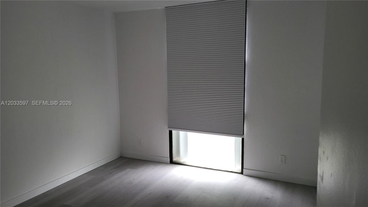 3401 N Country Club Dr , Unit 211, Aventura, FL 33180 Photo