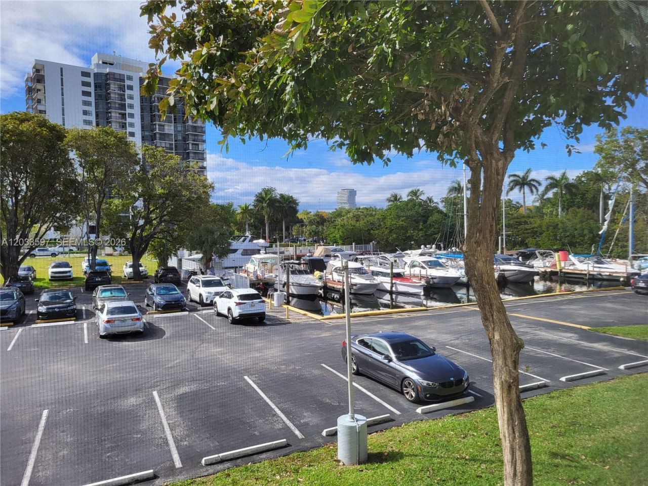 3401 N Country Club Dr , Unit 211, Aventura, FL 33180 Photo