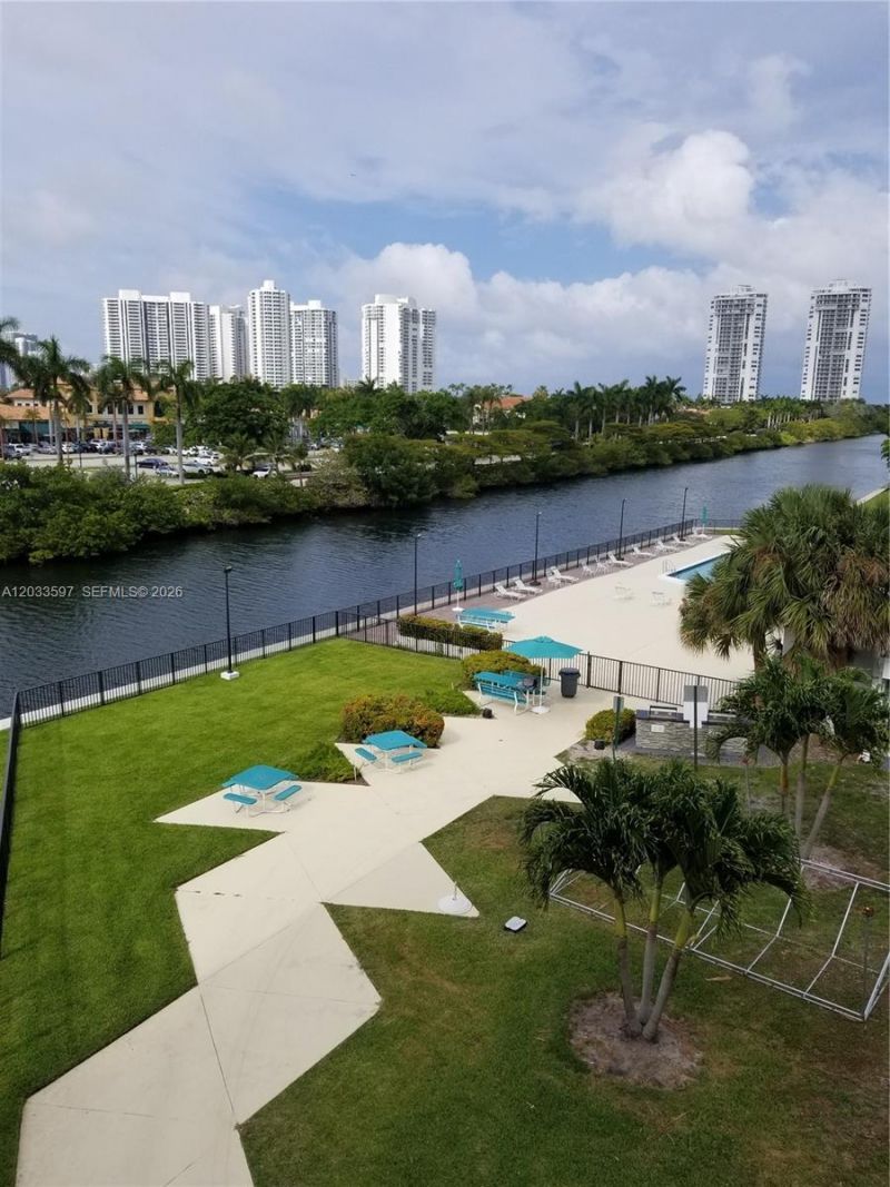 3401 N Country Club Dr , Unit 211, Aventura, FL 33180 Photo