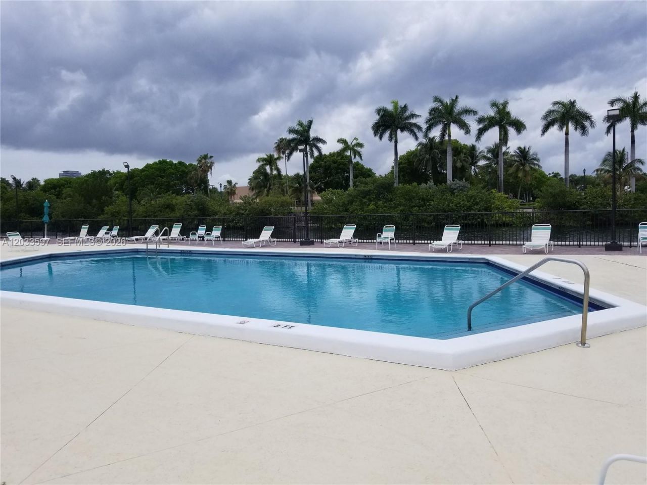 3401 N Country Club Dr , Unit 211, Aventura, FL 33180 Photo