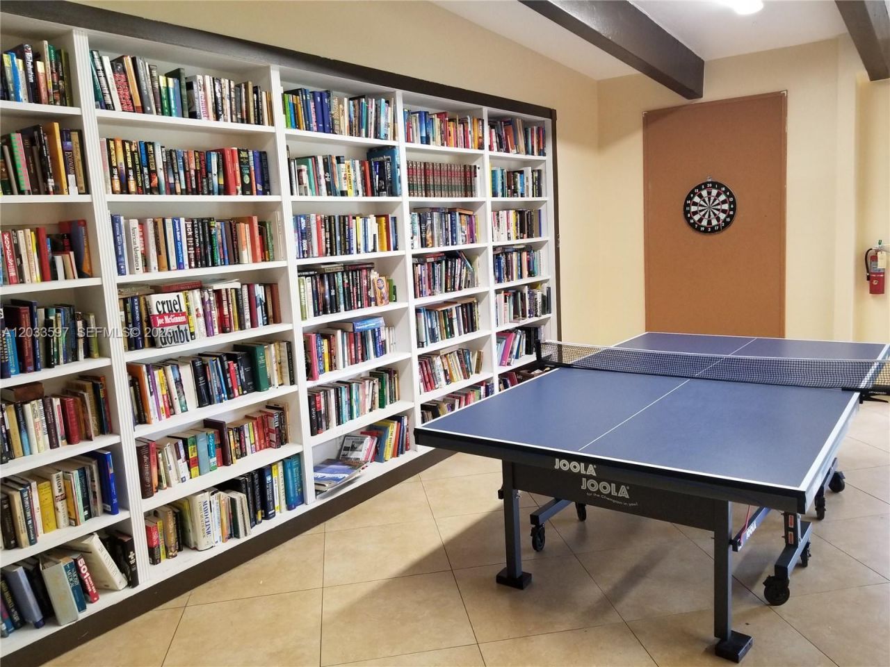 3401 N Country Club Dr , Unit 211, Aventura, FL 33180 Photo