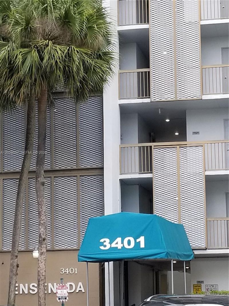 3401 N Country Club Dr , Unit 211, Aventura, FL 33180 Photo