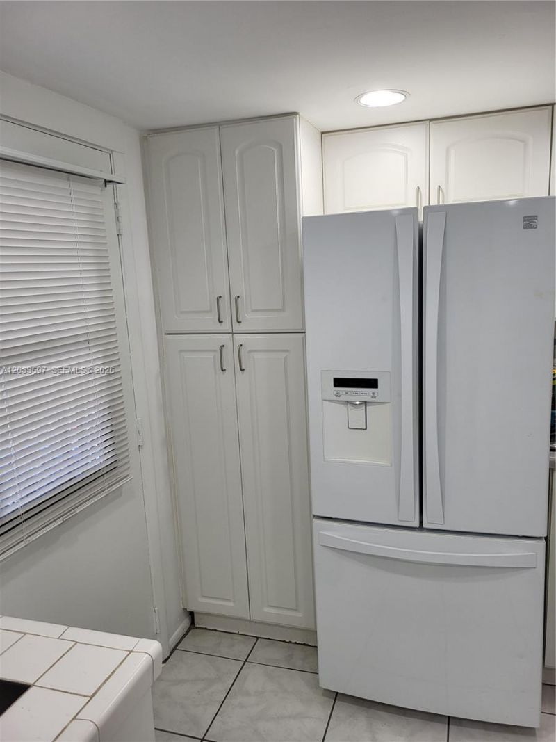 3401 N Country Club Dr , Unit 211, Aventura, FL 33180 Photo