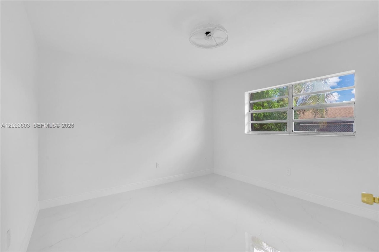 1011 NW 9th St , Homestead, FL 33030 Photo