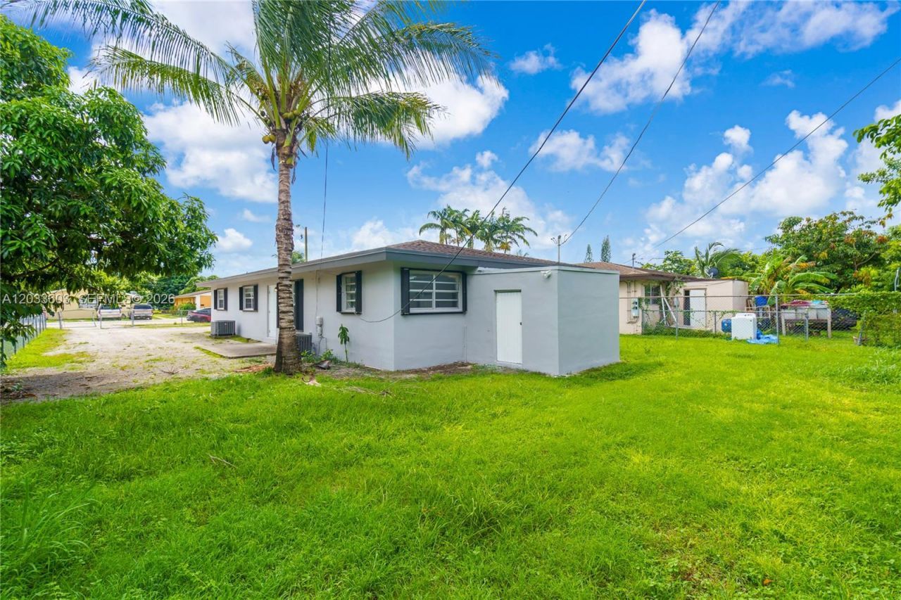 1011 NW 9th St , Homestead, FL 33030 Photo