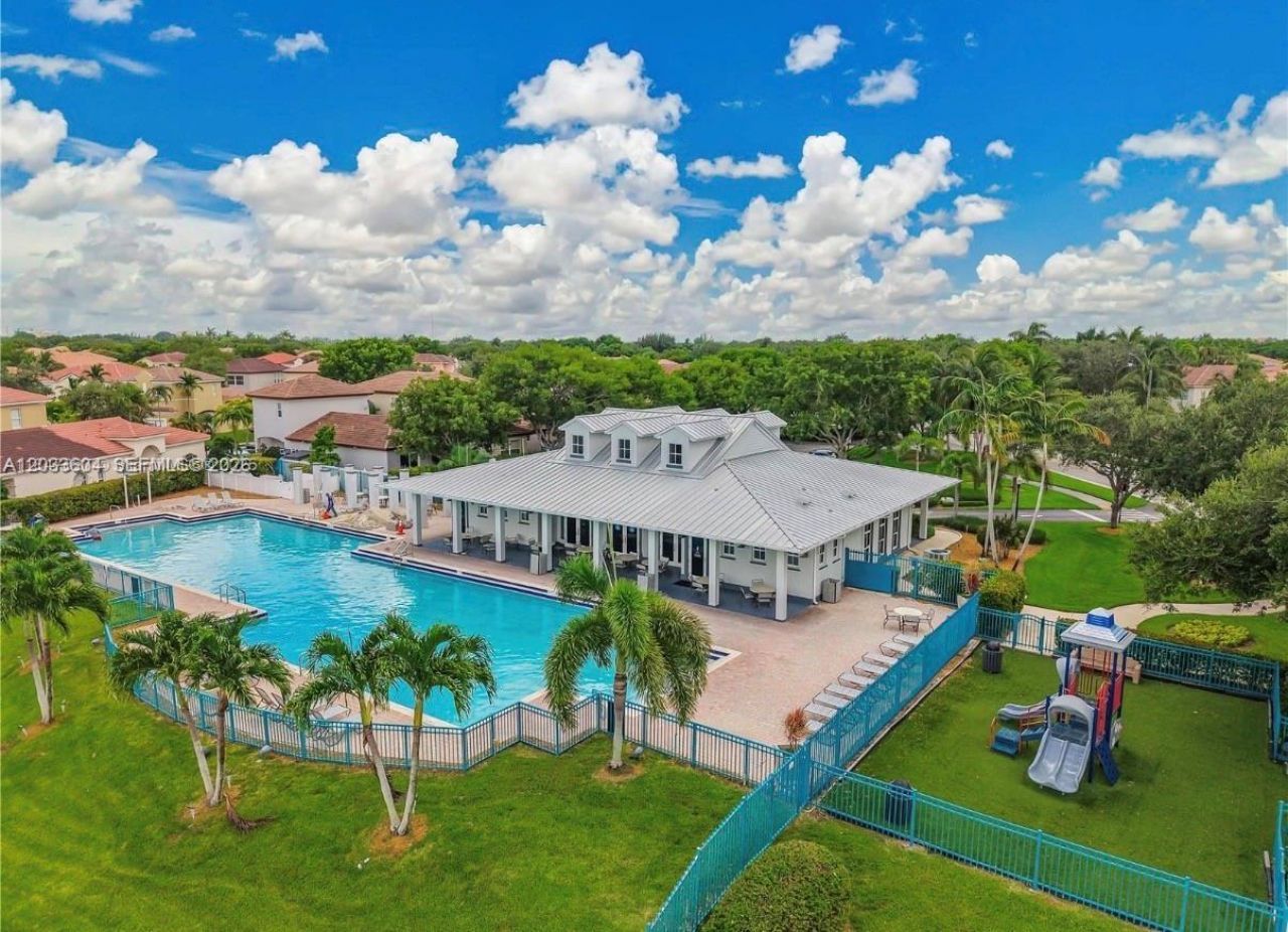 3910 NE 10th Dr, Homestead, FL 33033 Photo