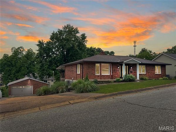 1222 W 9th Street , Washington, MO 63090