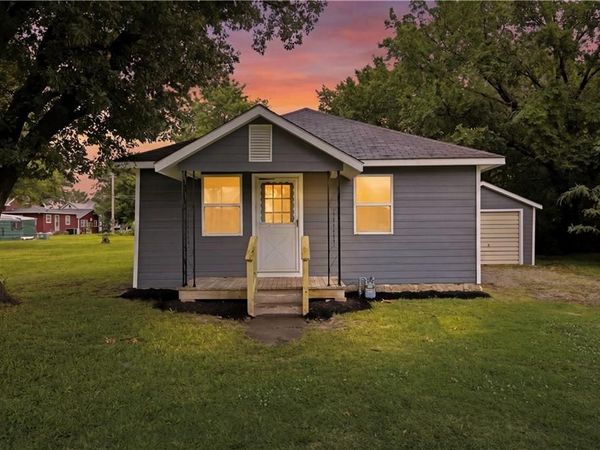 914 N 11th Street, Neodesha, KS 66757