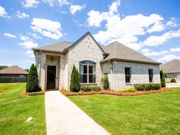 5459 Turning Leaf, Tupelo, MS 38801