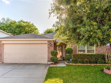 9221 Goldenview Drive, Fort Worth, TX 76244