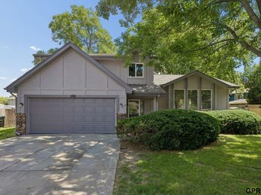 10754 Suffolk Circle, Omaha, NE 68127