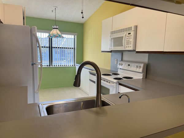 7649 Tahiti Lane, Unit 202, Lake Worth, FL 33467