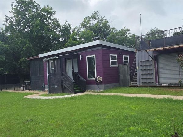 916 S Main ST, Lockhart, TX 78644