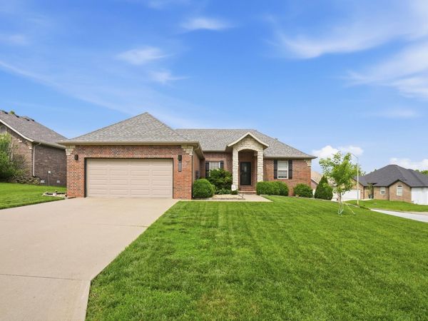 5713 S Lexington Avenue S, Springfield, MO 65810