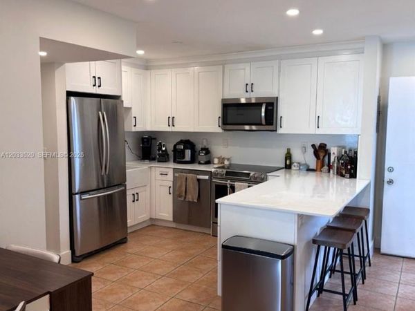 9227 SW 87th Ave , Unit B7, Miami, FL 33176