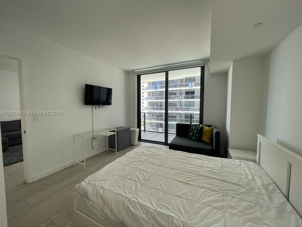 45 SW 9th St , Unit 1407, Miami, FL 33130 Photo