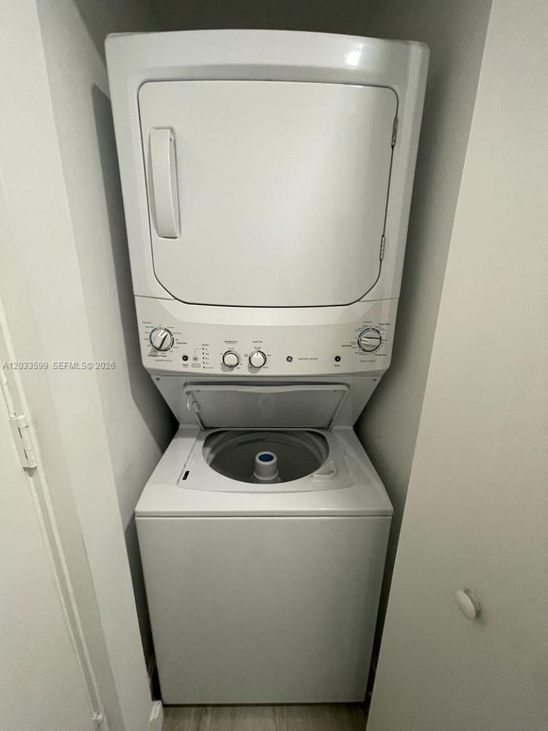 45 SW 9th St , Unit 1407, Miami, FL 33130 Photo