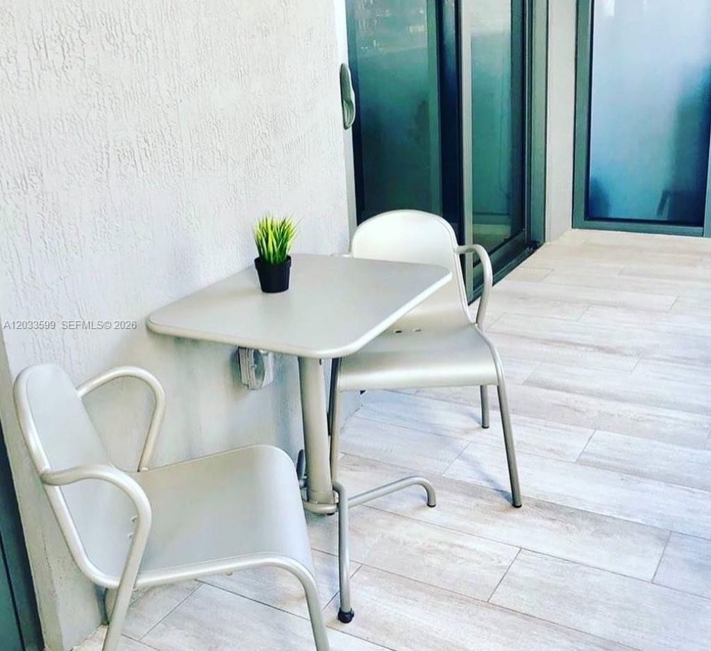 45 SW 9th St , Unit 1407, Miami, FL 33130 Photo