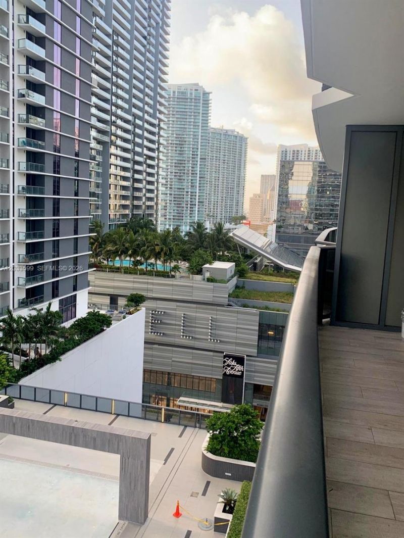 45 SW 9th St , Unit 1407, Miami, FL 33130 Photo