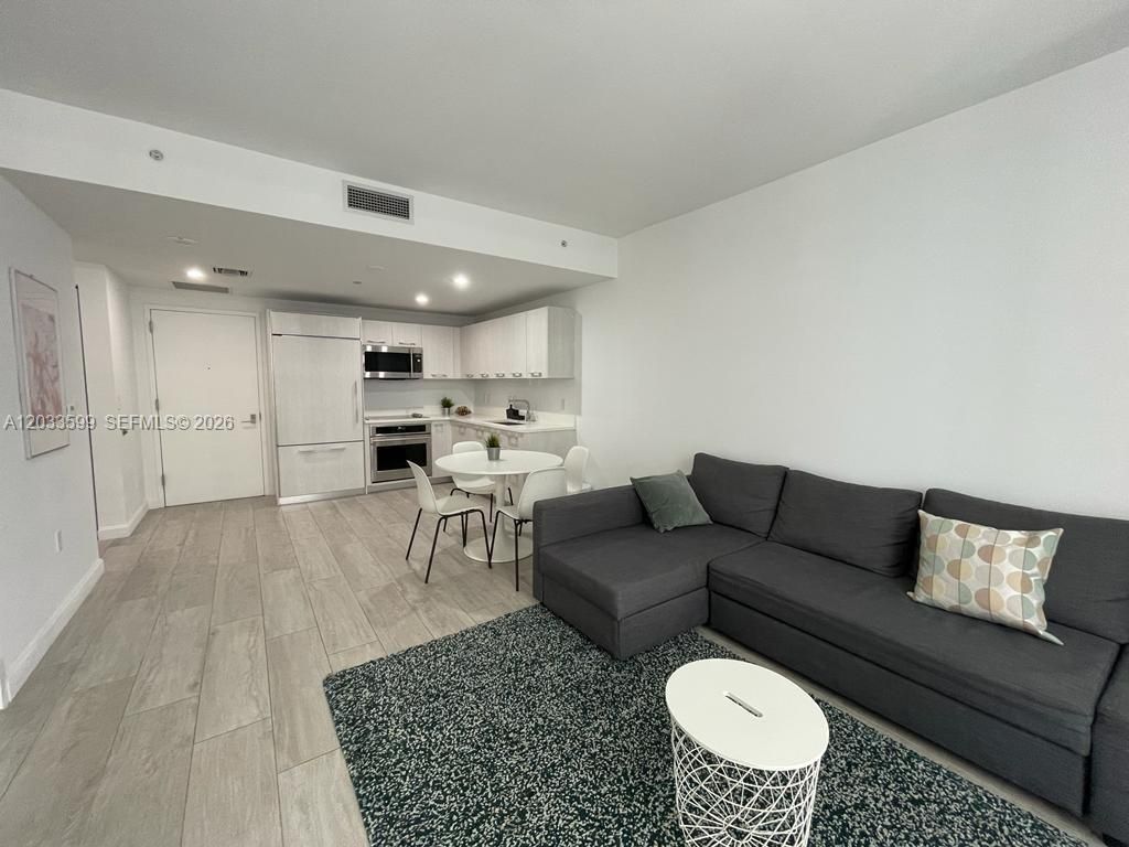 45 SW 9th St , Unit 1407, Miami, FL 33130 Photo