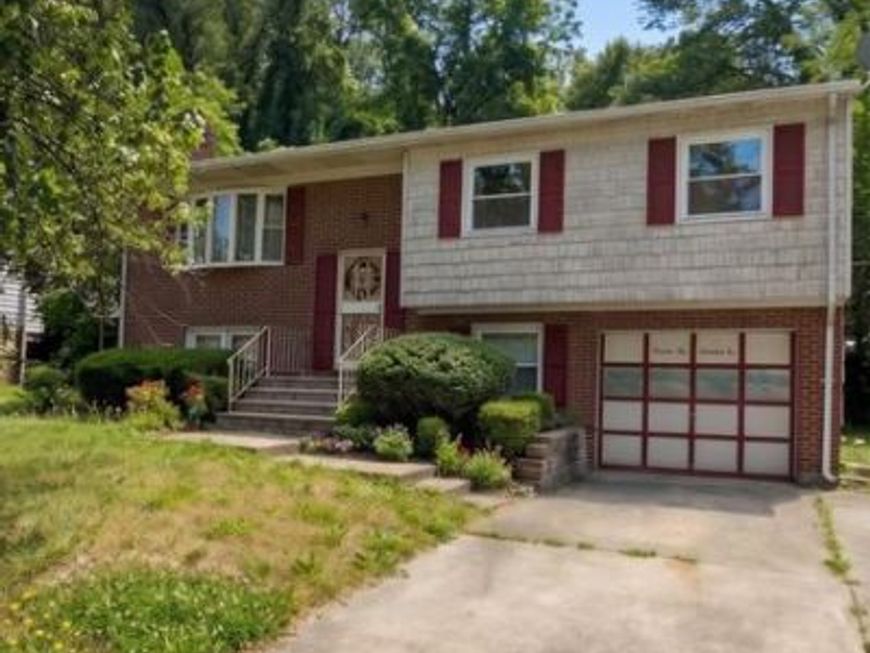 16605 Village Drive W , Upper Marlboro, MD 20772 Main Photo