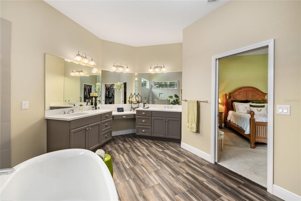 1097 Sugar Loaf Key Loop , Lady Lake, FL 32159 Photo