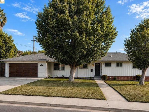1002 Hillside Ter, Rio Vista, CA 94571