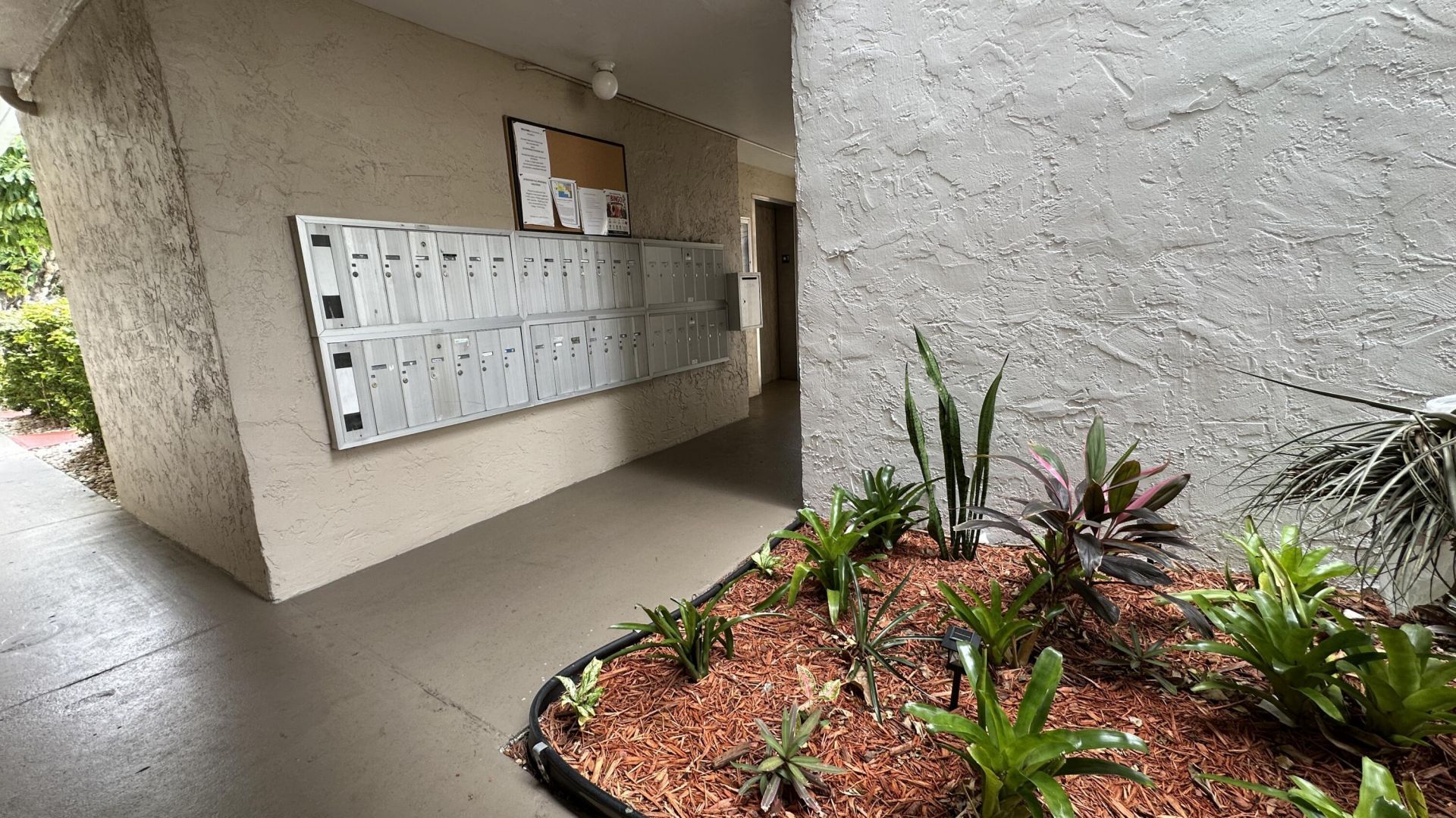 3601 Inverrary Drive, Unit 206, Lauderhill, FL 33319 Photo